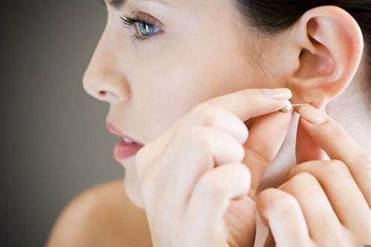 打耳洞会破财运吗