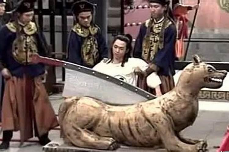 包拯的龙虎狗三口铡刀都铡过哪些人