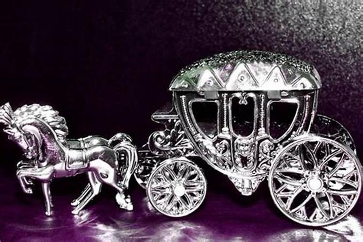 梦见四轮马车预示什么预兆