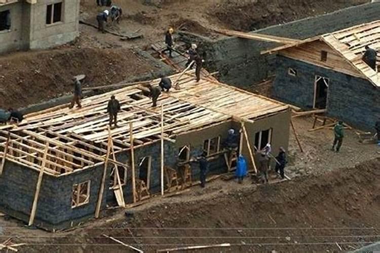 梦见亲戚盖房预示什么