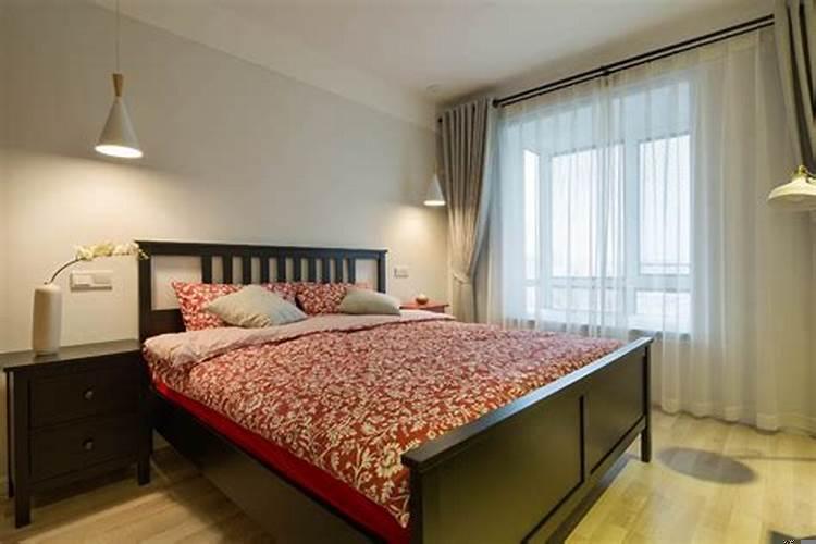 床头坐东朝西方向好不好