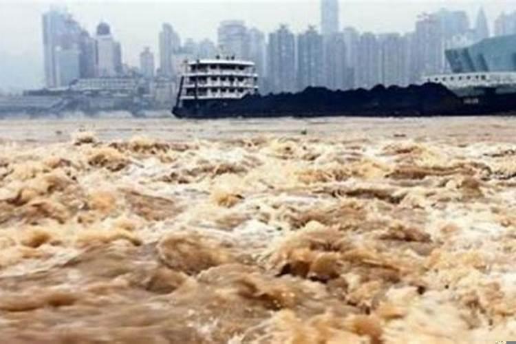 梦见罕见的水灾啥意思