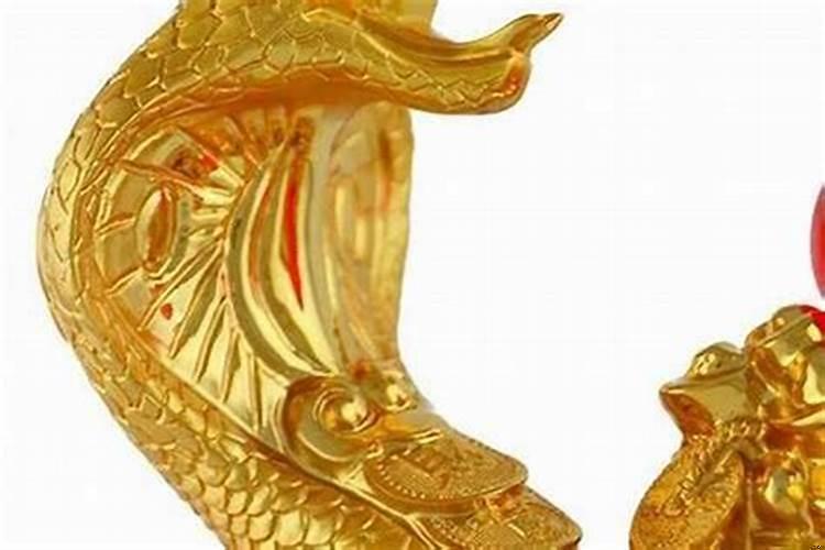 2022年属蛇的人佩戴什么化解犯太岁