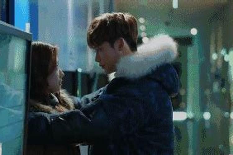 被强吻了是什么感觉