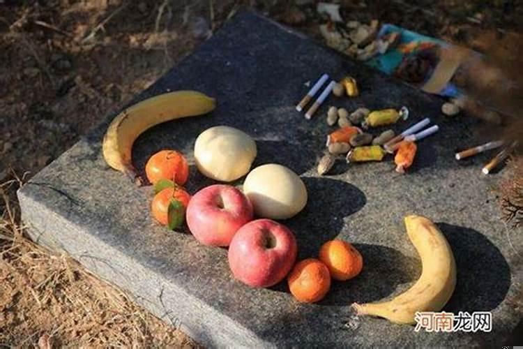 梦见邻居家死人有棺材