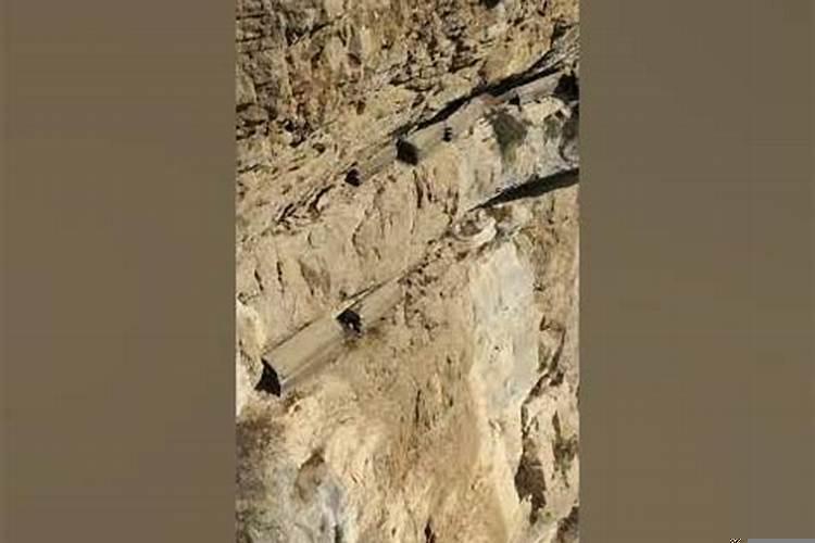 梦见在悬崖上有悬棺