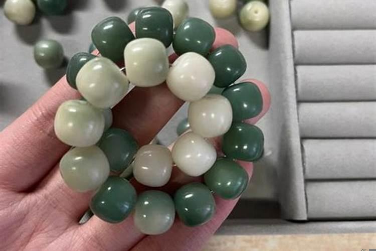 阴皮绿菩提是染色的吗