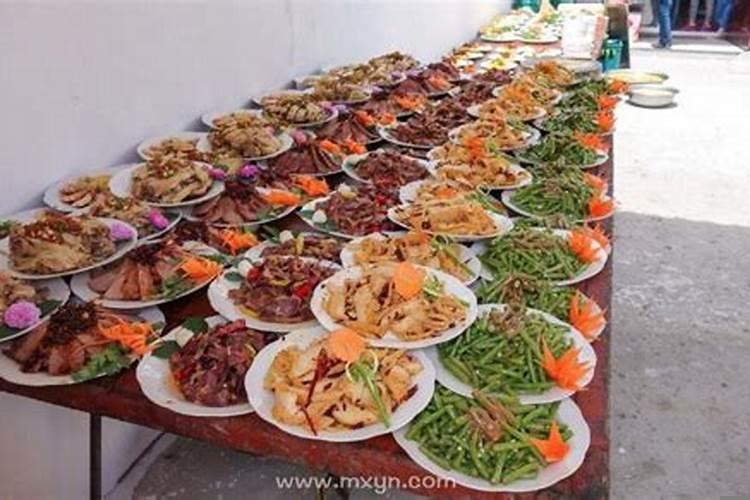 梦见吃饭用餐的预兆解梦