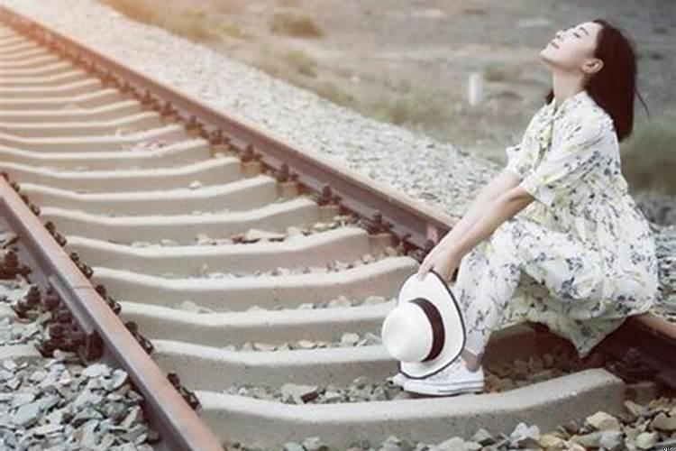 钗钏金命与炉中火能配吗