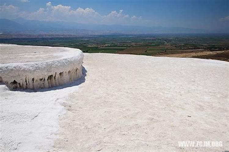 梦见有一个女人死了