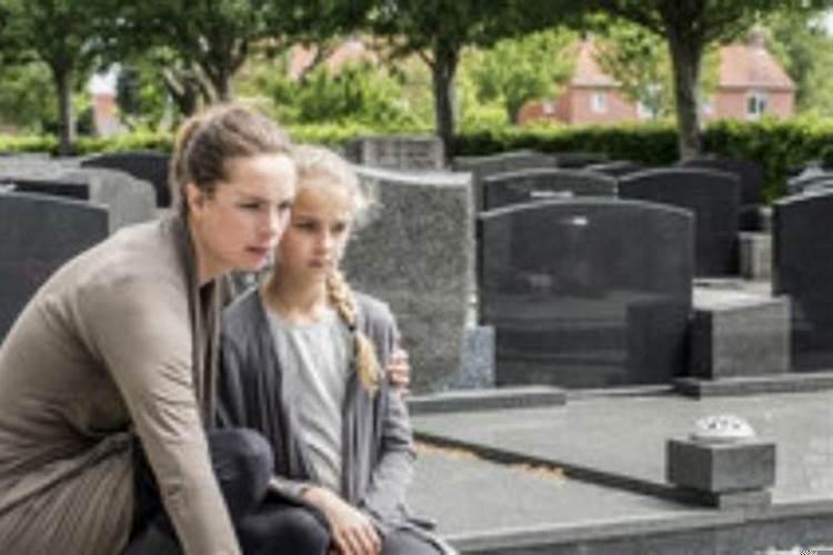 梦见奶奶死去是什么兆头