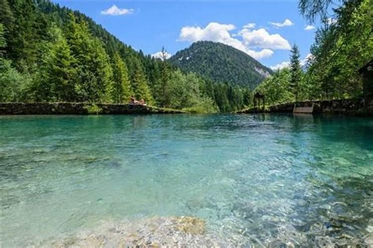 梦见水库水涨起来