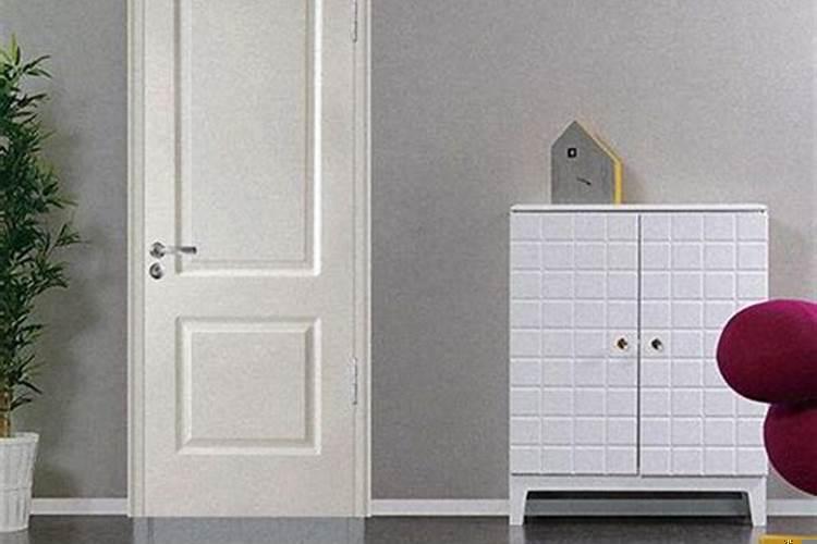 屋内的门比大门高