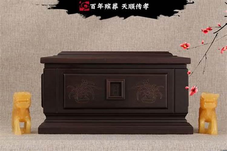 祖坟上有蜂巢好吗