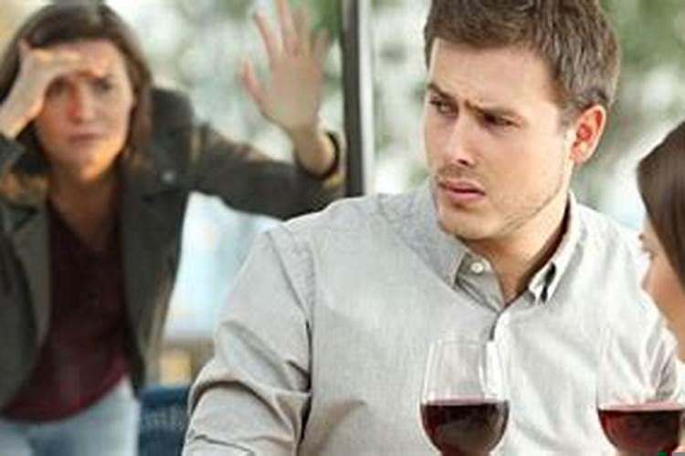 梦见被老妇人纠缠