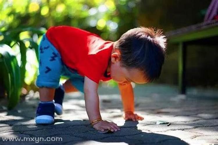 女人梦见摔跤又爬起来什么意思