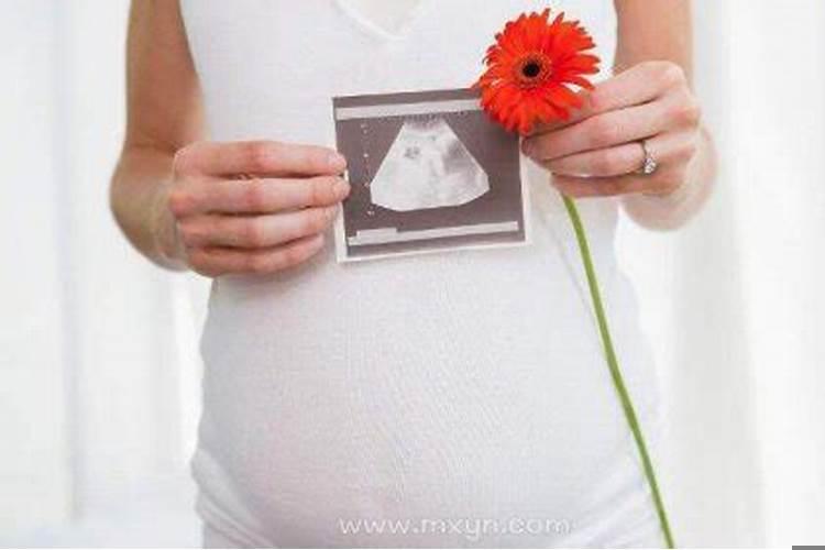 孕妇梦见自己抱着一个婴儿是什么意思