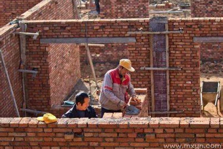 梦到自家盖新房子是什么意思