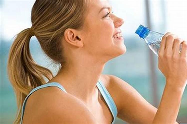 梦见喝了好几瓶水