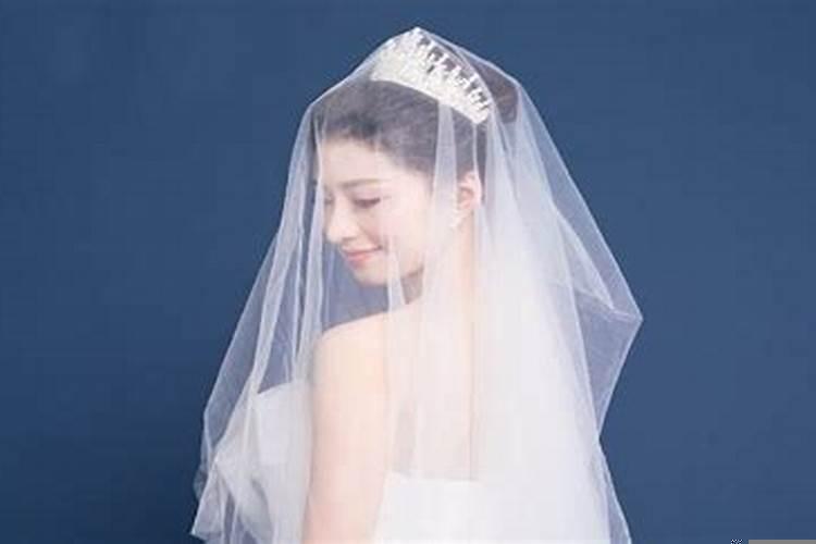 梦见自己戴孝白布是什么意思呢