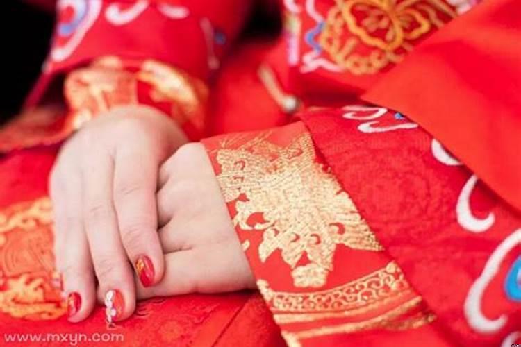 梦见已离婚的弟媳