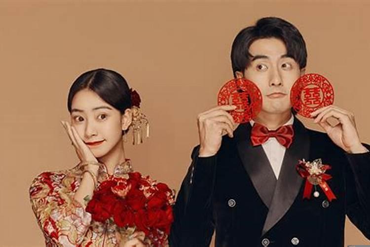 82年大海水命配什么好