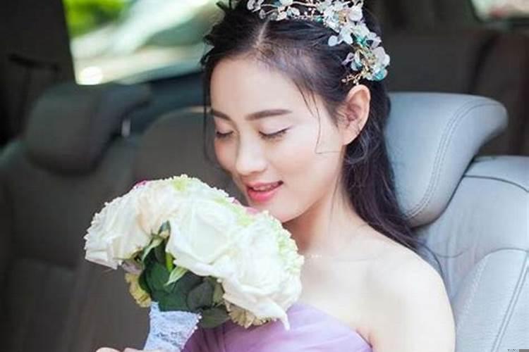 婚礼一定要穿白色婚纱吗