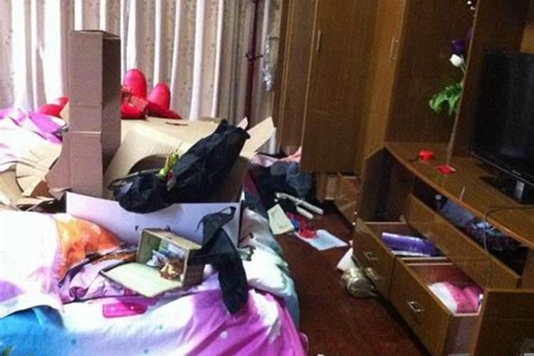 梦见家里赚钱了