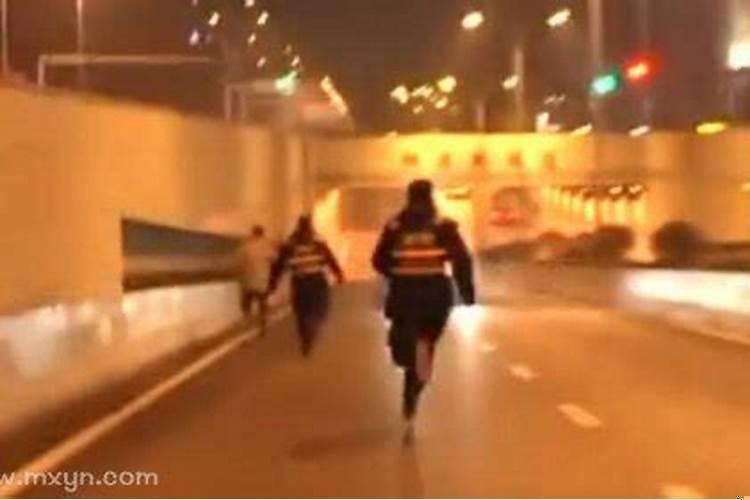 梦见被男人追赶逃跑是什么意思呀