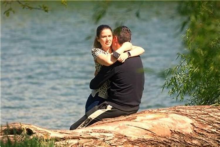 梦见弟弟出车祸流血了