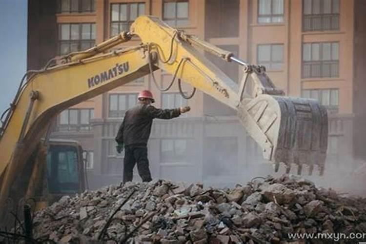 梦见拆房建房是什么意思