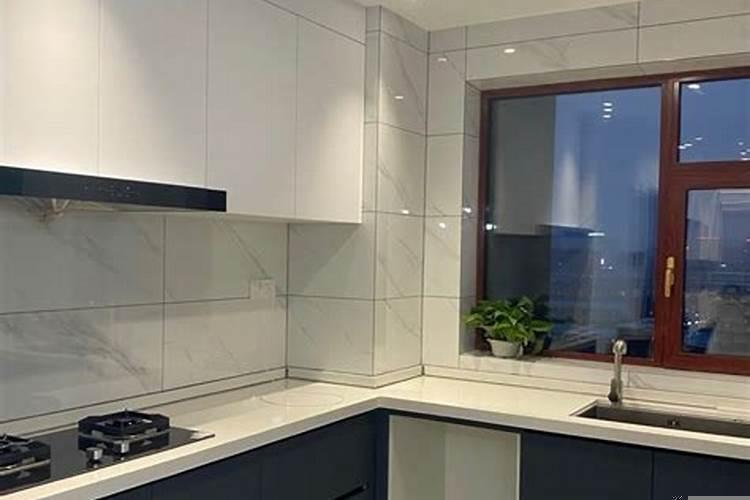 厨房橱柜门什么颜色好