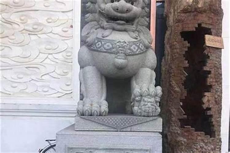 大门口门上挂什么辟邪