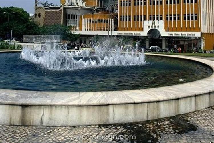 梦见水池里满满的水是什么意思啊