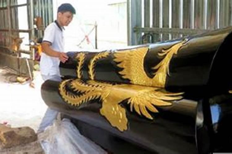 梦见棺材里跳出僵尸