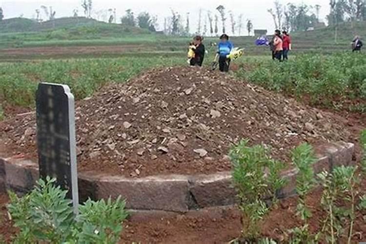 挪祖坟对孙女的好不好