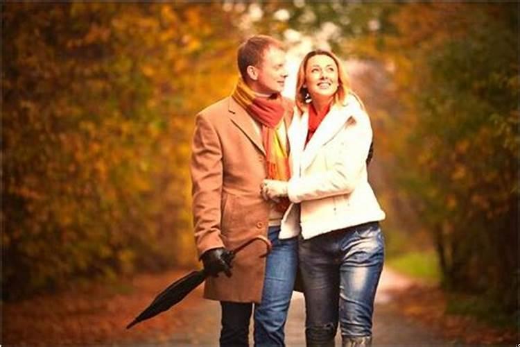 梦见很多人一起吃猪蹄