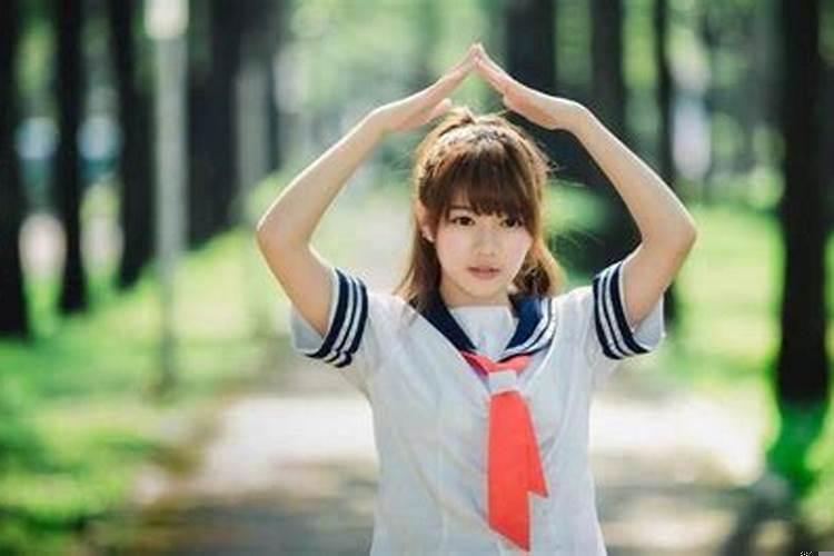 怎么哄狮子座女孩子开心