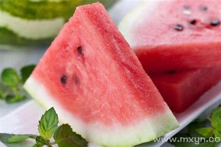 女生梦见吃西瓜