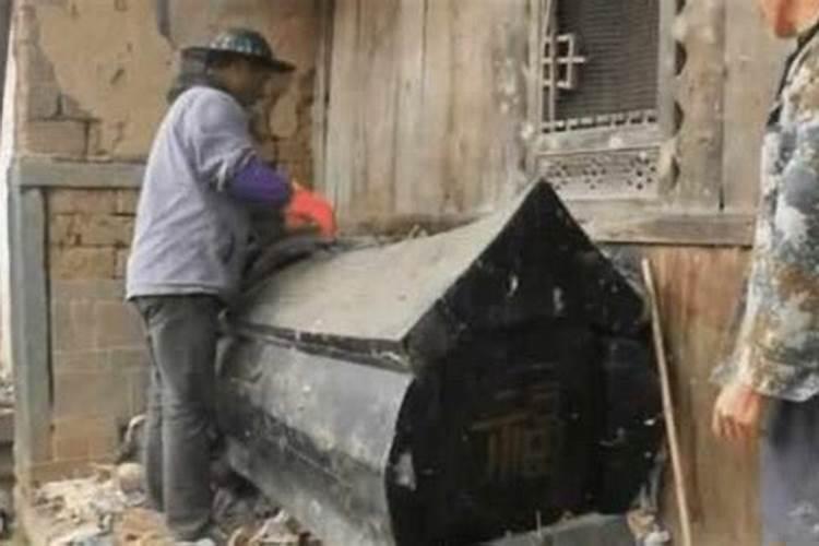 已婚女人梦见老人是什么意思