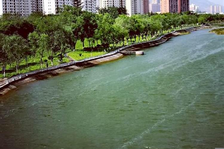 家门前有一条小溪风水