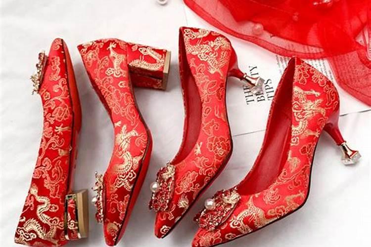 中式结婚礼服配什么鞋