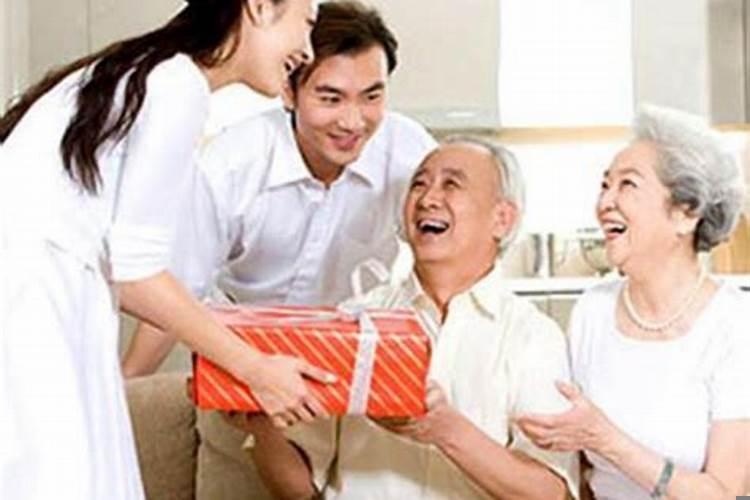 相亲认识的订婚前需要求婚吗