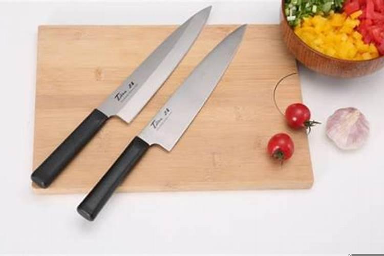 梦见自己肚子被捅了一刀无血