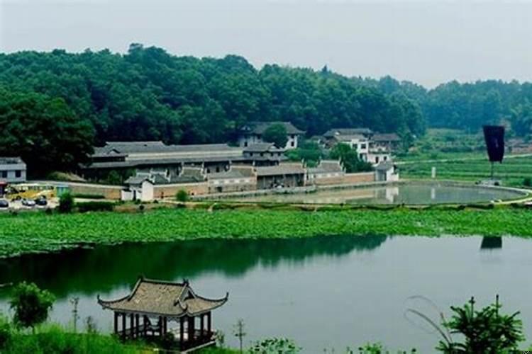 南向望江房子风水