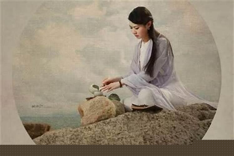 女命甲寅日柱外貌