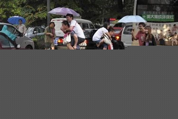 梦见发洪水被困住