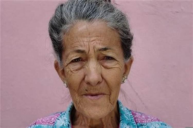 梦见自己外婆过世了