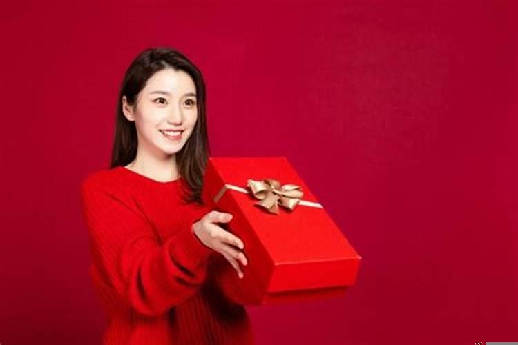 为何本命年要穿红色