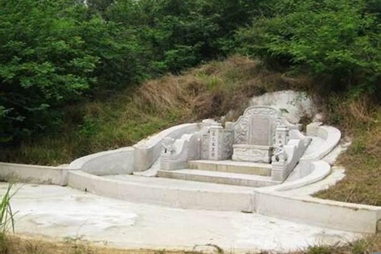 涯葬风水宝地出过官的坟墓